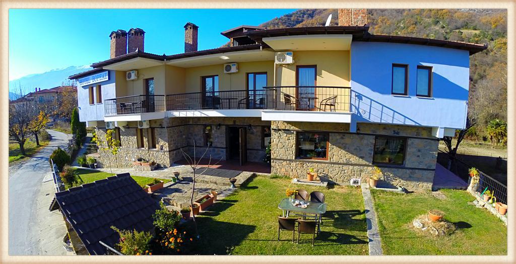 Voreas Hotel Káto Loutrákion Exterior foto