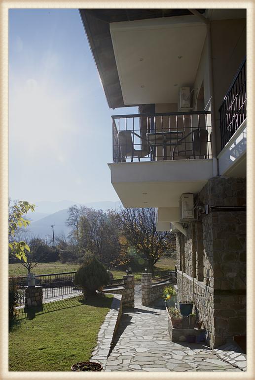 Voreas Hotel Káto Loutrákion Exterior foto